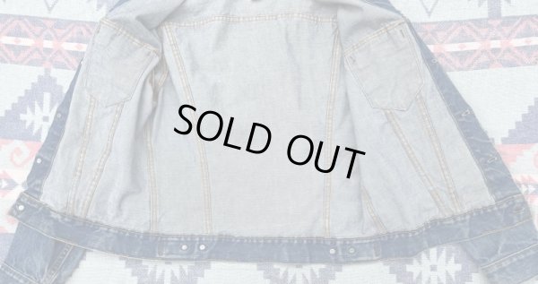 腰部分のステッチが部分的に擦り切れてますq