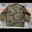 画像3: 60’s〜Vietnam Tiger Stripe Shirt US-M (Late War Lightweight) (3)