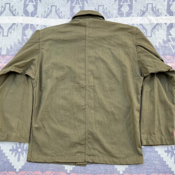 画像2: 40’s Dead Stock US ARMY M-43 HBT Jacket (Split Back 背割れ) (2)